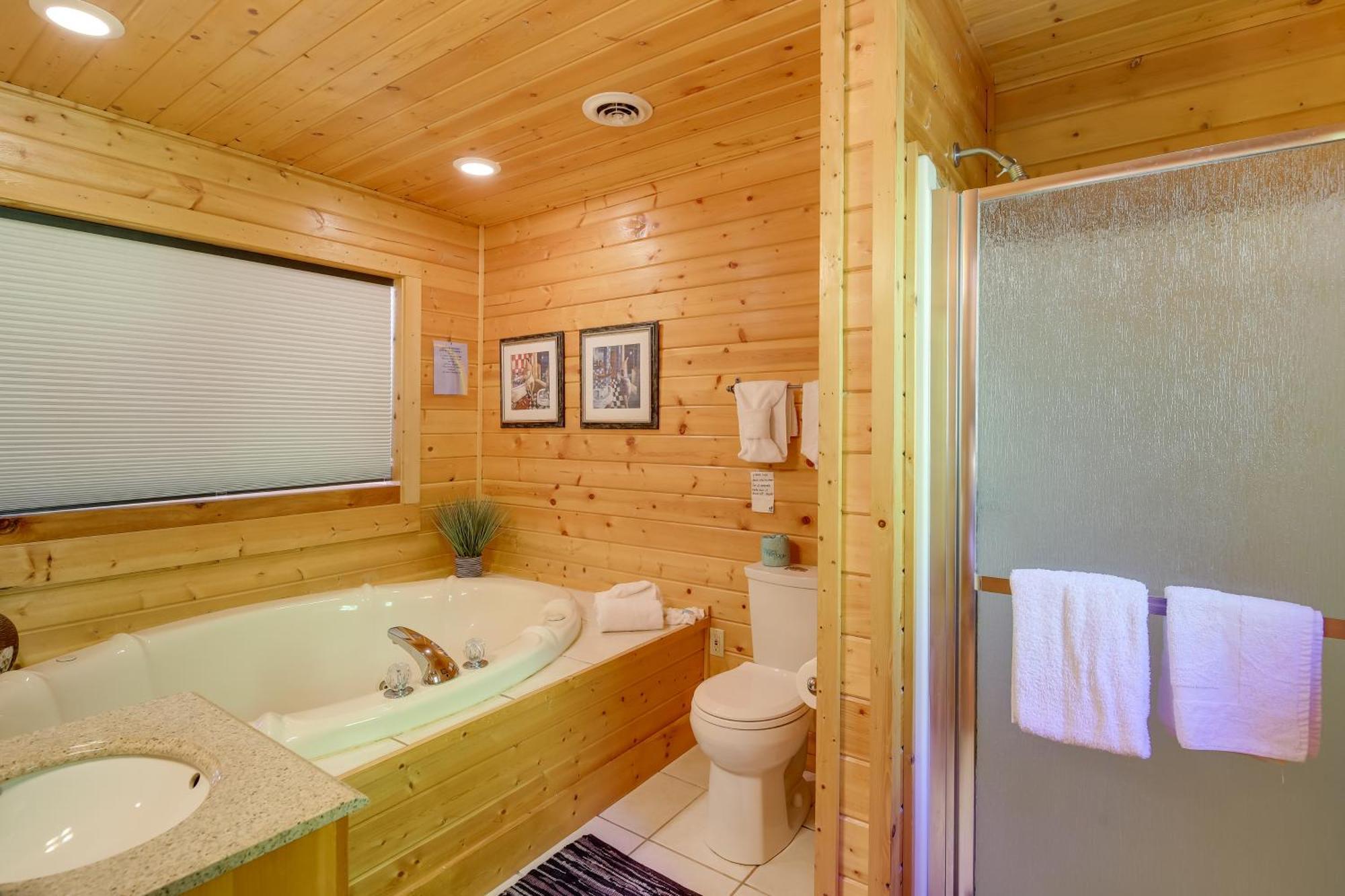 Secluded And Wooded Wears Valley Cabin With Fire Pit! Sevierville Extérieur photo