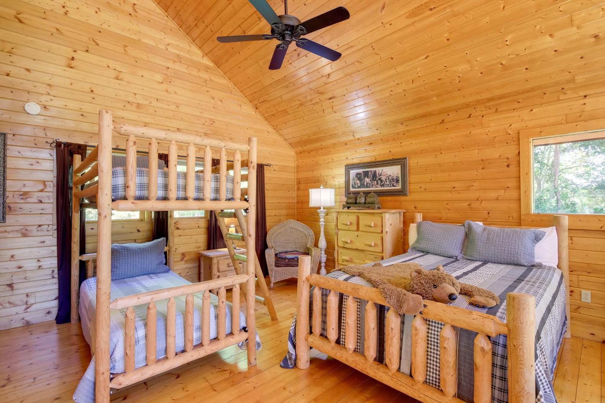 Secluded And Wooded Wears Valley Cabin With Fire Pit! Sevierville Extérieur photo