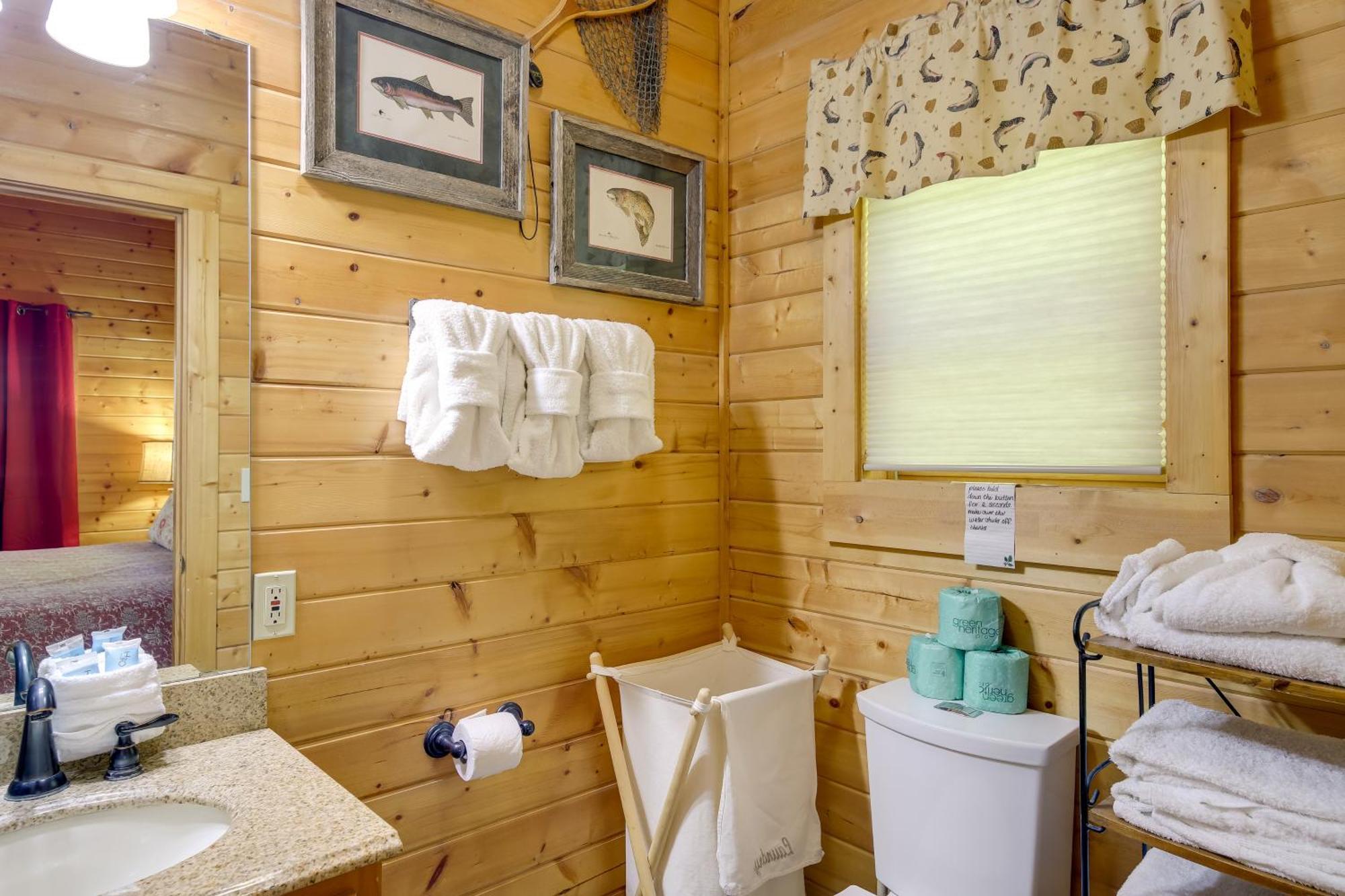 Secluded And Wooded Wears Valley Cabin With Fire Pit! Sevierville Extérieur photo