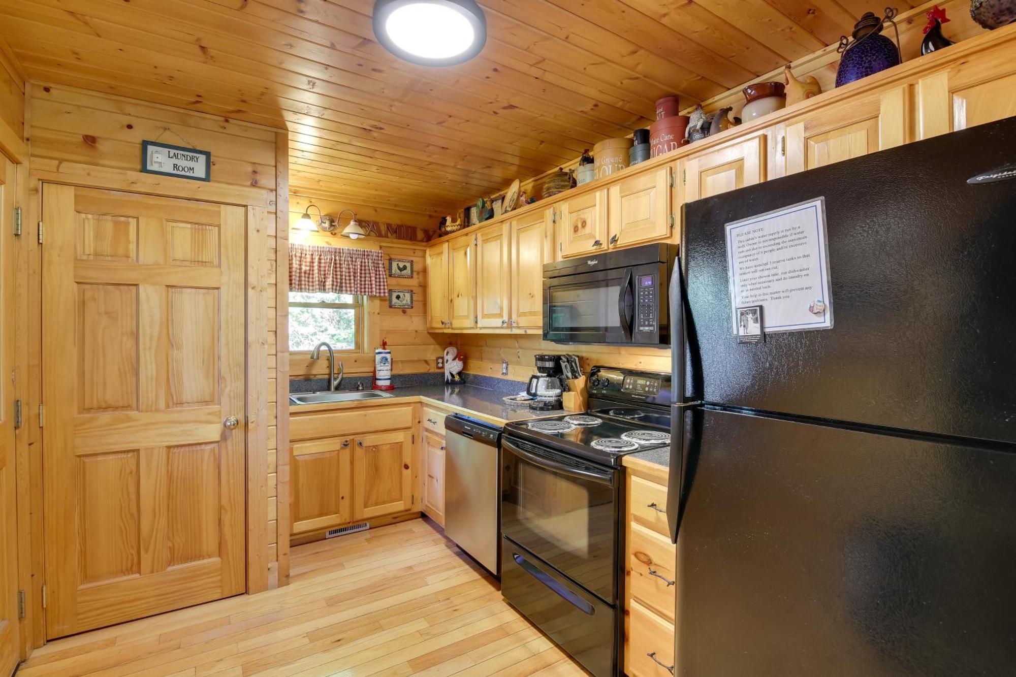 Secluded And Wooded Wears Valley Cabin With Fire Pit! Sevierville Extérieur photo