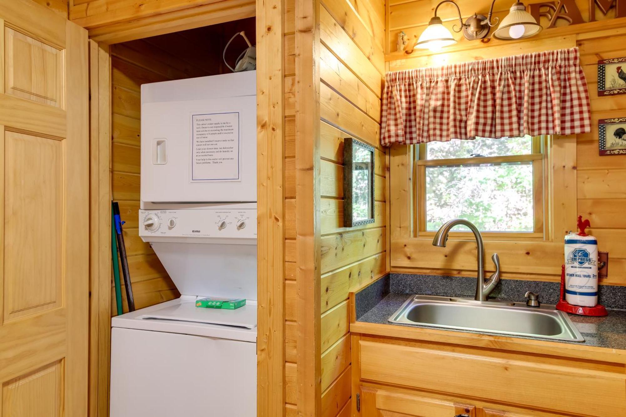 Secluded And Wooded Wears Valley Cabin With Fire Pit! Sevierville Extérieur photo