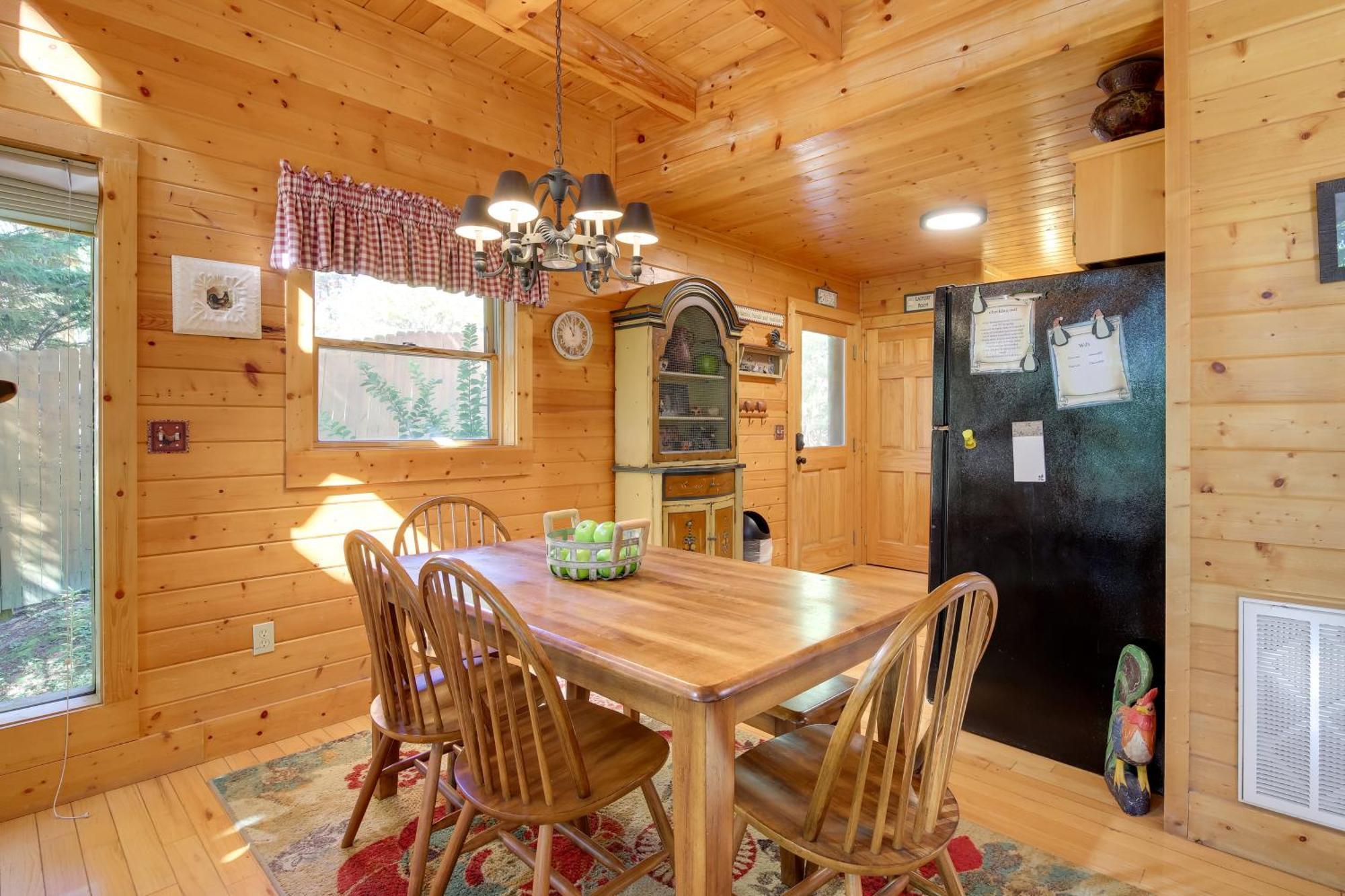 Secluded And Wooded Wears Valley Cabin With Fire Pit! Sevierville Extérieur photo