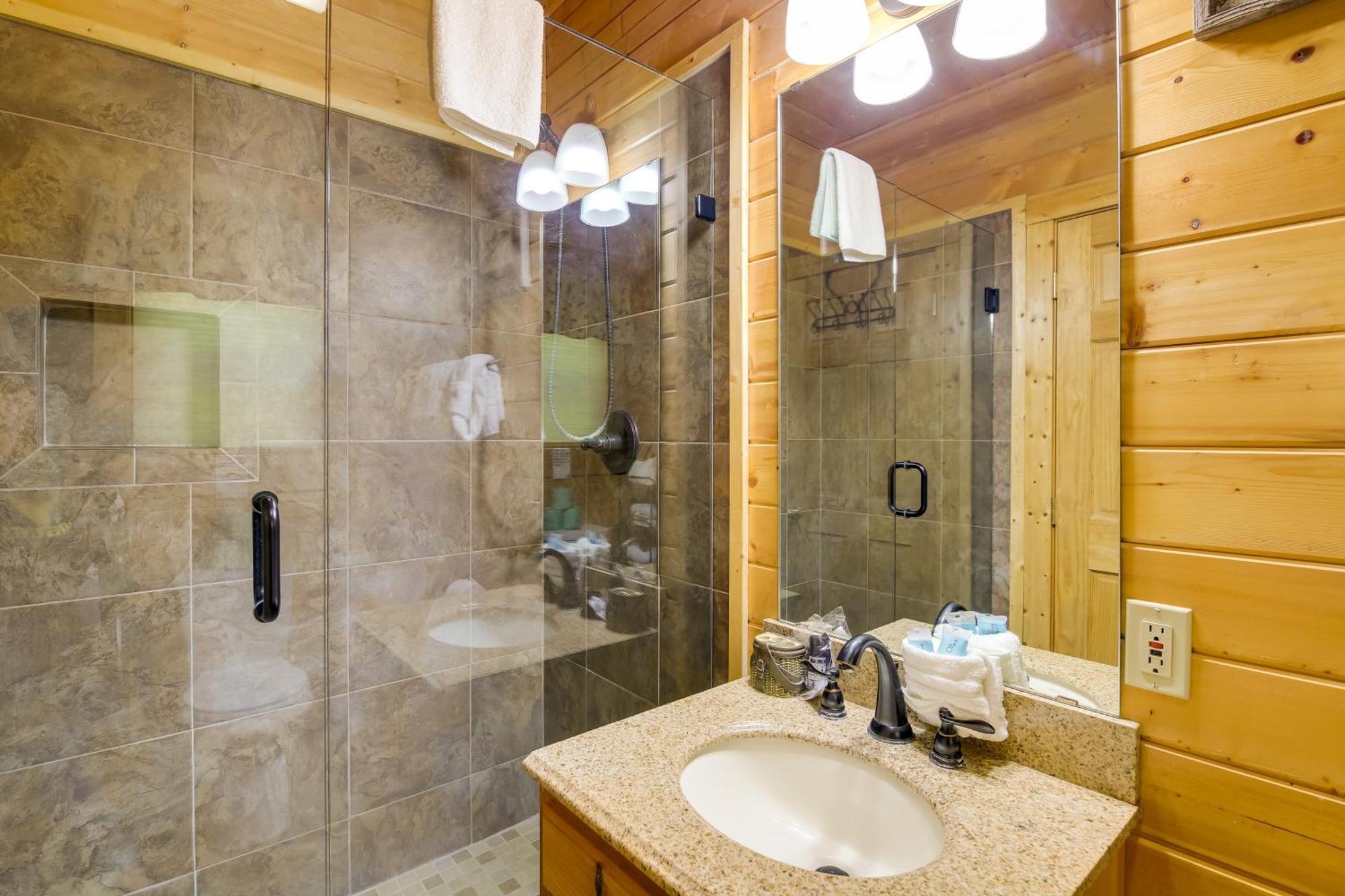Secluded And Wooded Wears Valley Cabin With Fire Pit! Sevierville Extérieur photo