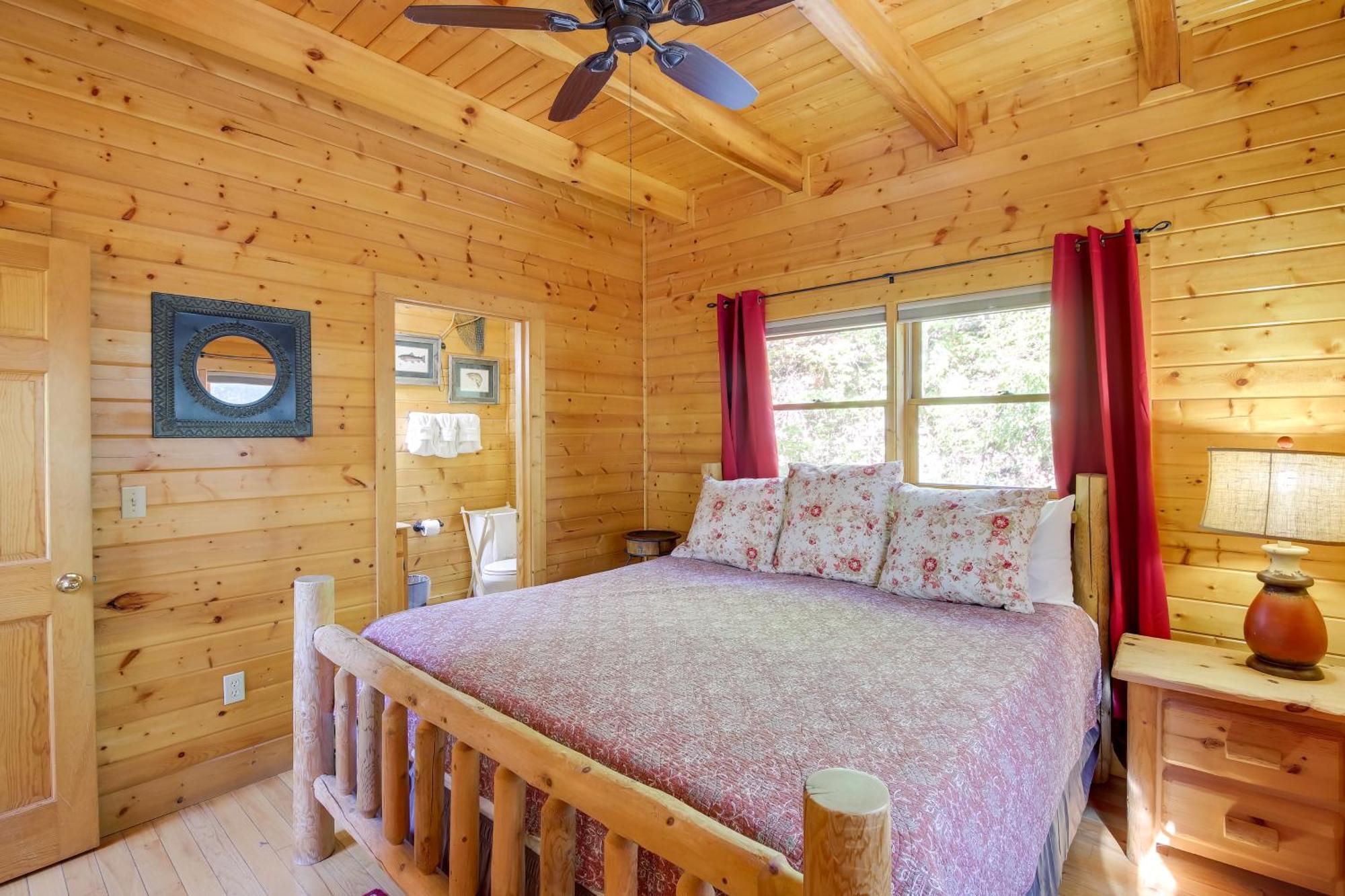 Secluded And Wooded Wears Valley Cabin With Fire Pit! Sevierville Extérieur photo