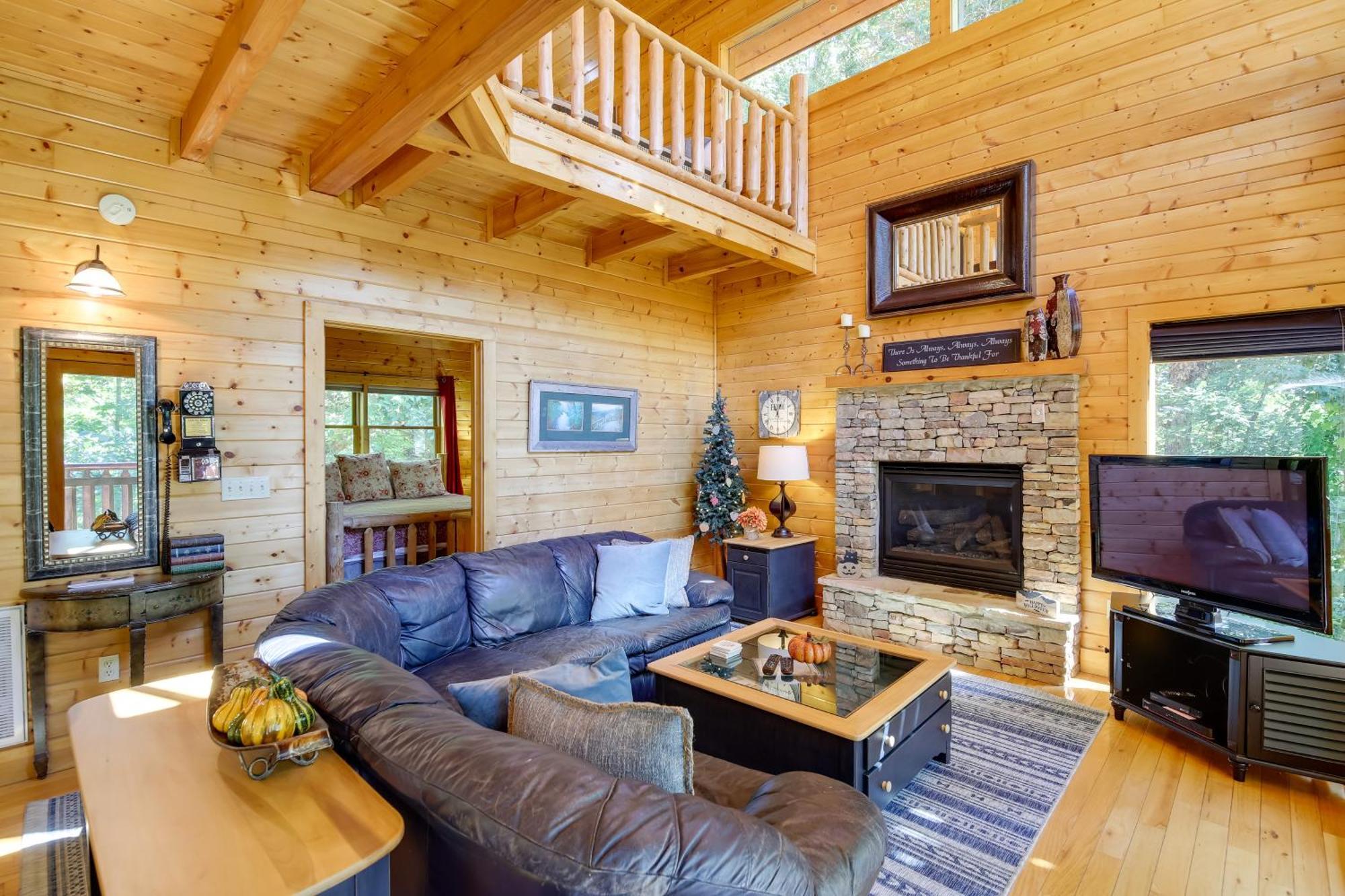 Secluded And Wooded Wears Valley Cabin With Fire Pit! Sevierville Extérieur photo