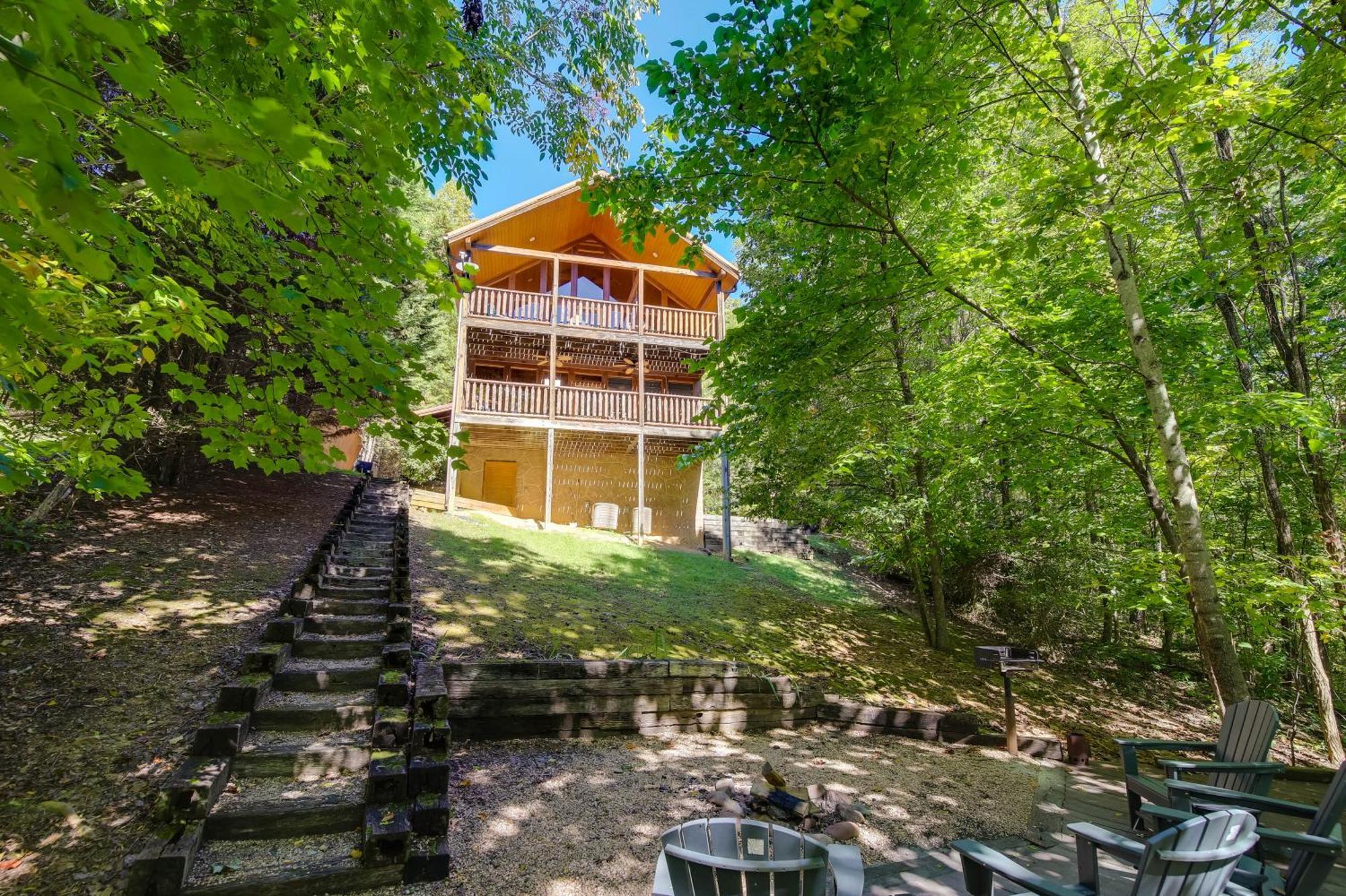 Secluded And Wooded Wears Valley Cabin With Fire Pit! Sevierville Extérieur photo